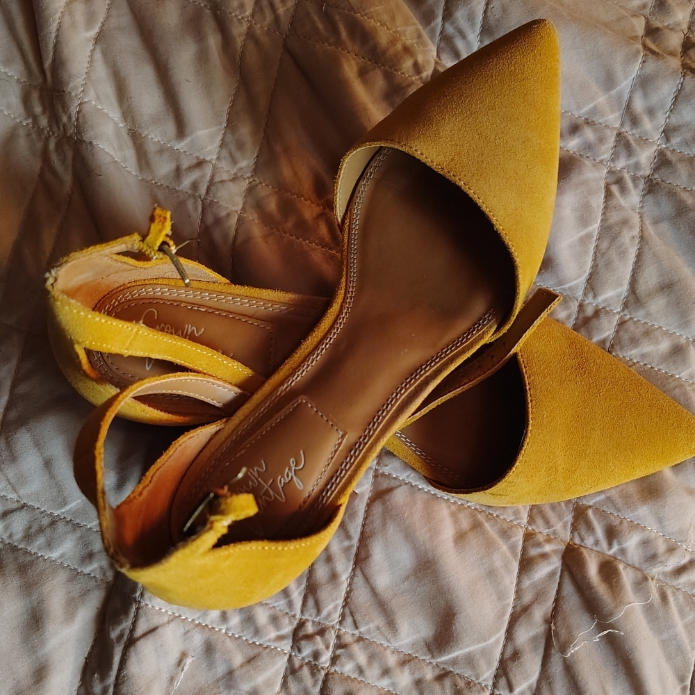 Crown Vintage Heels